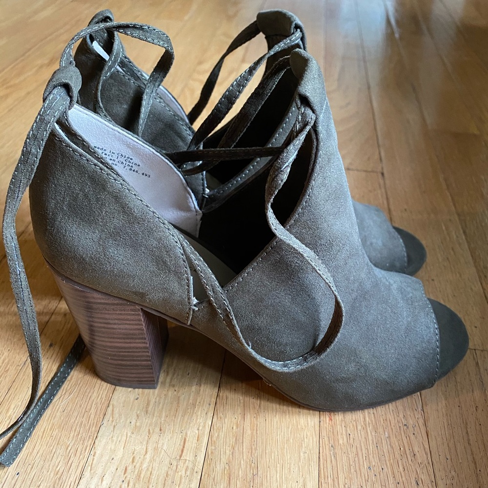BC (Born in California) Heels Women’s Size 9